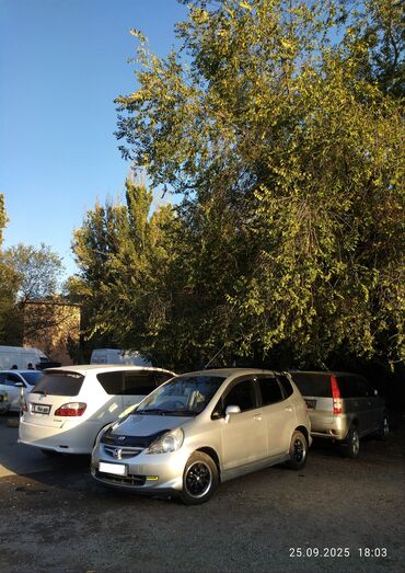 купить хонда элемент: Honda Fit: 2025 г., 1.3 л, Автомат, Бензин, Хэтчбэк