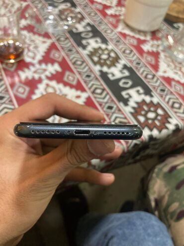 12 ayfon: IPhone 7, 32 GB, Jet Black, Barmaq izi