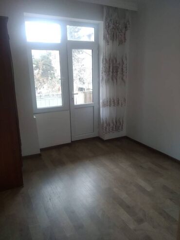 Uzunmüddətli kirayə mənzillər: Sabunçu rayonu, Bakıxanov qəsəsbəsi 96 saylı məktəb yaxınlığında, 5 — 3