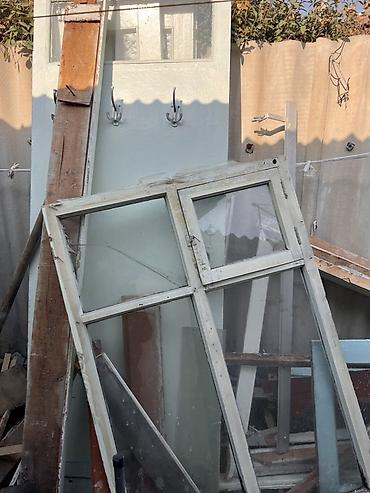 откосы окон: Старинные деревянные оконные рамы с форточками - Материал: массив — 5