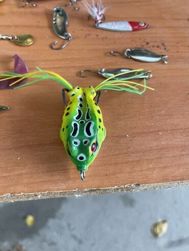 Рыболовная оснастка: Набор приманок для спиннинга и поплавочной/нахлыстовой ловли Состав — 8