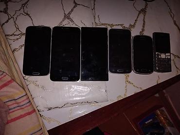 poco telefonlari: Bir yerdə köhnə model telefonlar dəsti Dəstdə olanlar (şəkillərdə — 3