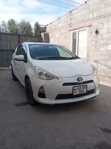 пирора лада: Toyota Prius: 2014 г., 1.5 л, Гибрид, Хетчбек
