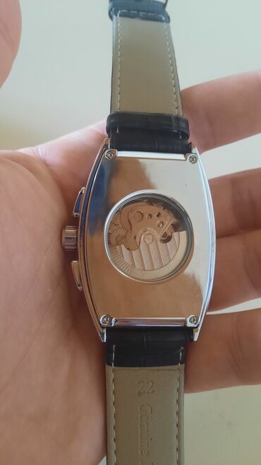 Qol saatları: Yeni mexanika saatlar. Modeldən aslı olaraq qiymətlər 40 AZN-dən 50 — 20