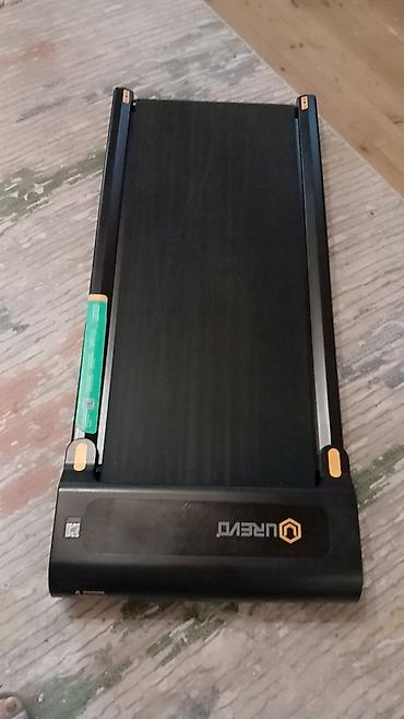 Urevo yürüş/qayışlı mini treadmill - Kompakt ölçülü, ev və ofis üçün