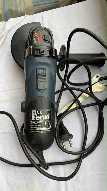 Digər mişarlar: Laqunda "Ferm 880W" Təhmini 2005 ildə alınıb,az istifadə olunub yeni