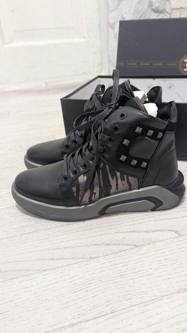 кожанные ботинки: Натуральная кожа с утеплением, еврозима, размер 39 Абсолютно новые!