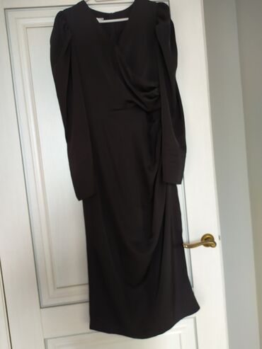платья черное: Повседневное платье, Длинная модель, M (EU 38)
