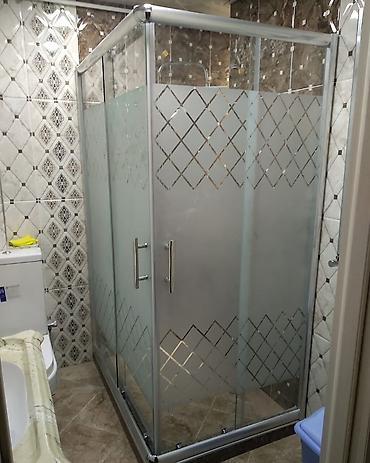 Duş kabinaları, arakəsmələr: Yeni Arakəsmə, Künc üçün, Ödənişli çatdırılma — 26