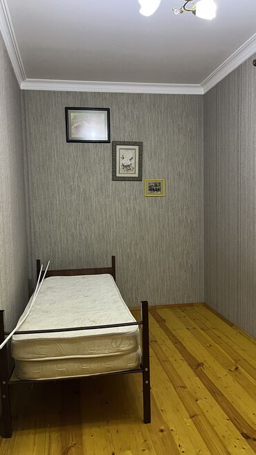 Uzunmüddətli kirayə evlər: Ev 4 otaq,mətbəx,koridor və tualet hamamdan ibarətdir.Şəxsi əşyalar — 2