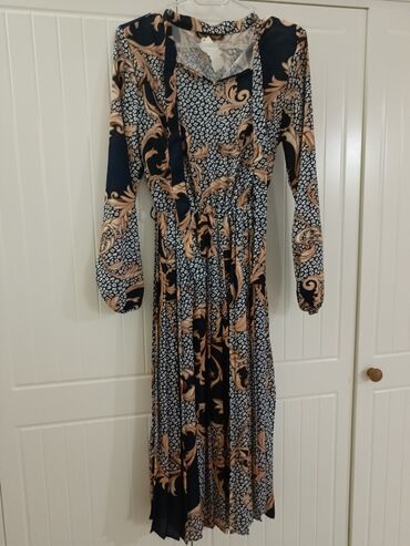 Toy paltarları: 👗 1 defe toya geyinilib. 👗 Türkiyədən alınıb. 👗 Yenidir. 👗 — 3