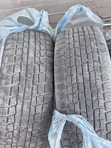 Шины: Шины 215 / 60 / R 16, Зима, Б/у, Комплект, Легковые, GoodYear