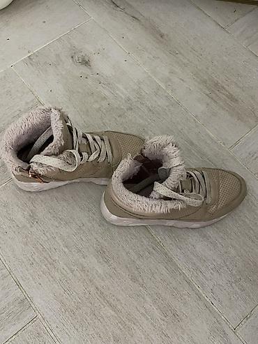 nici: Skechers zimske patike/čizme – bež - Model: visoke patike sa toplom — 1