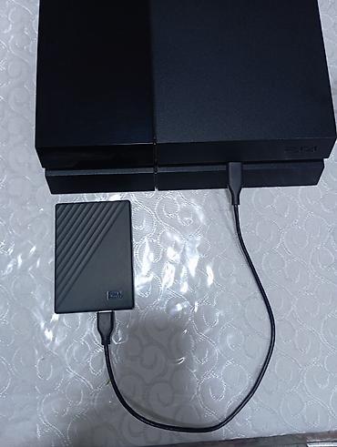 fat: SALAM PS4 FAT HEÇ BİR PRABLEMİ YOXDUR 1TELABAYT YADDAŞ QARTI İKİ PULTU — 3