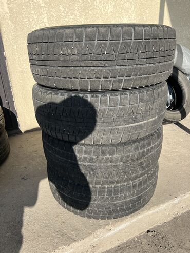 Шины: Шины 225 / 55 / R 18, Зима, Б/у, Комплект, Легковые, Япония, Bridgestone