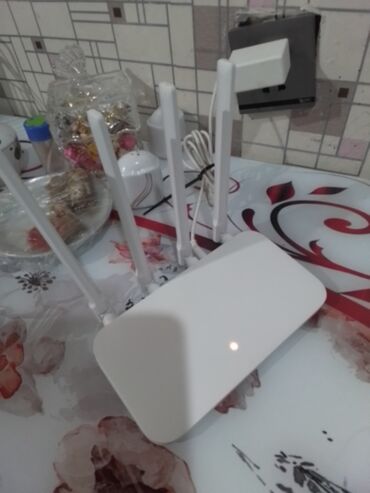 Запчасти для телефонов: Wi‑Fi router – 4 antenalı, ağ korpus 5G Xüsusiyyətlər: - 4 ədəd
