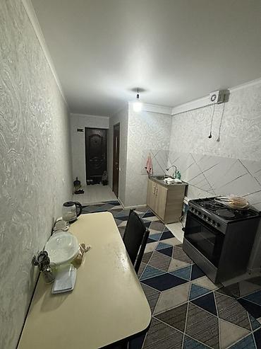 Посуточная аренда комнат: Сдаётся компактная студия с отдельным санузлом и кухонной зоной — 5