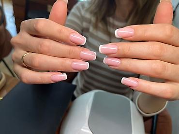 Маникюр, педикюр: Маникюр гигиенический 500 Маникюр с покрытием 900 Педикюр — 8