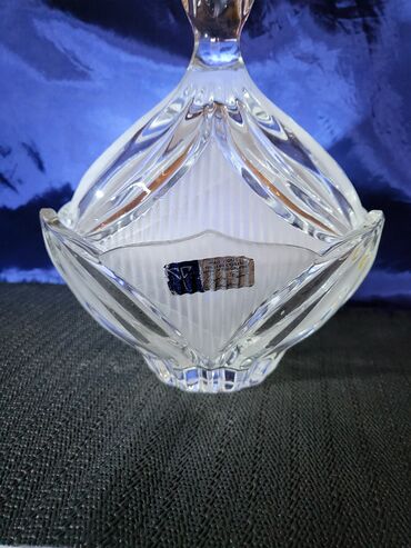 Stare vaze i dekor: Bombonijera nova,kristal,led,brusen kristal Jugoslavija,rucni — 3