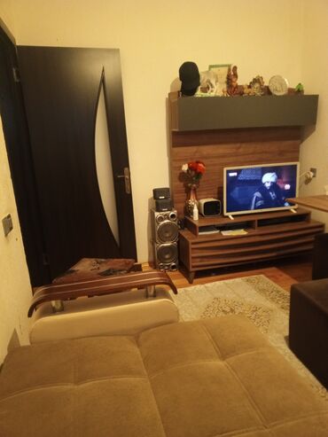 kompyuter ekran sekilleri: TV altlığı