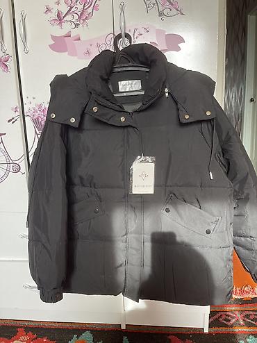 Пуховики и зимние куртки: Куртка черная новая — 1