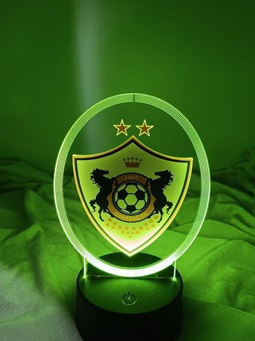 Stol lampaları: LED akril işıqlandırılan stolüstü dekor – futbol klub loqolu - Şəffaf — 3