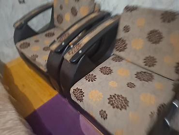 Divanlar: Di̇van-kravat, İşlənmiş, Açılan, Parça, Çatdırılma yoxdur — 9