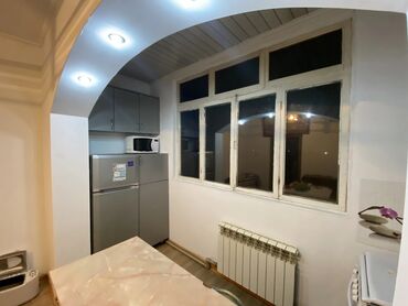 сниму 1 комнатную квартиру на долгий срок: 3 бөлмө, Кыймылсыз мүлк агенттиги, Чогуу жашоосу жок, Толугу менен эмереги бар