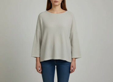 kapcie na drutach z prostokąta: Women`s sweater, size One size
