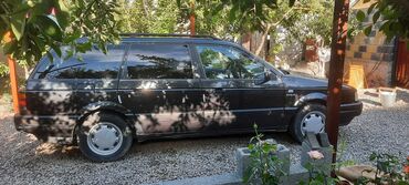 аварийный пассат: Volkswagen Passat Variant: 1992 г., 1.8 л, Механика, Бензин, Универсал
