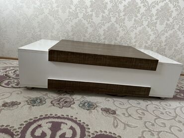 деревянный кухонный стол: Журнальный стол, Ламинат, Прямоугольный стол