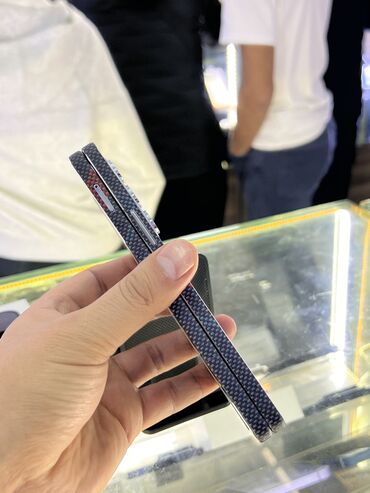 Apple iPhone: IPhone 15 Pro Max, Б/у, 256 ГБ, Natural Titanium, Наушники, Зарядное устройство, Защитное стекло, В рассрочку, 95 % — 28