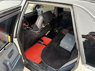 Audi: Audi 100: 1984 г., Механика, Седан — 6