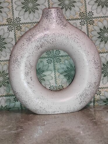 Vazalar: Bir vaza — 9