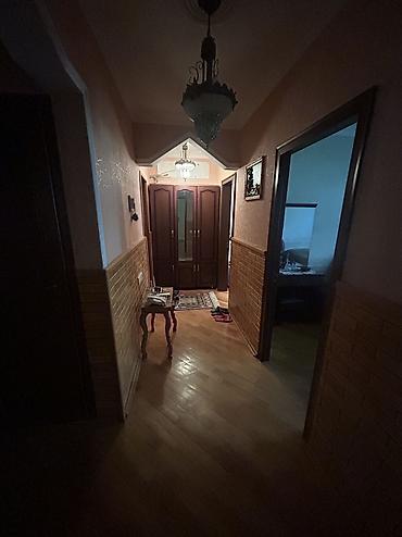 Yeni tikili: 4 otaqlı mənzil – klassik interyer - Geniş salon: parket döşəmə — 7