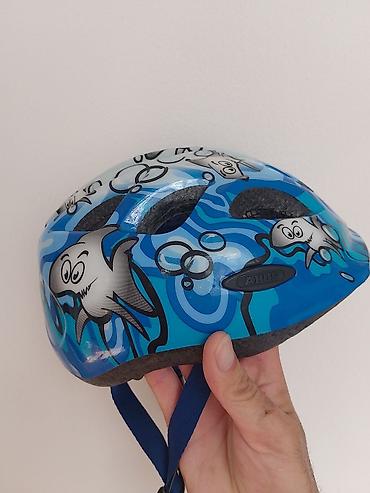 Oprema za bicikliste: Dečja biciklistička kaciga ABUS – motiv ajkule vel 45-50 obim - — 1