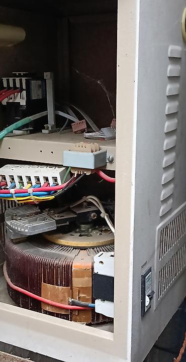 transformator yağı: ANDELI SVC-15000VA AC avtomatik gərginlik tənzimləyicisi Güc — 3
