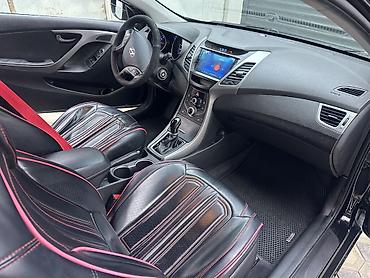 ford focus hatchback: Hyundai Elantra: 2 l | 2014 il Sedan — 6