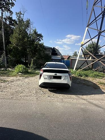 byd e2 2024: Toyota Prius: 2018 г., Гибрид, Хэтчбэк — 4