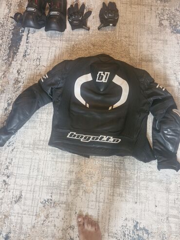Moto gödəkçələr: Salam moto kurtlar ve qorusun dizlikelcek tecili satilir ciddi