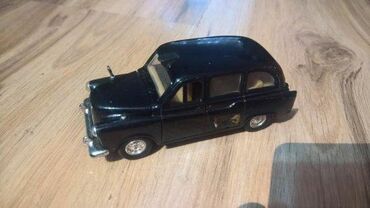 Figurice i makete: Burago Mercedes 190 e 1 prema 25Wely Taxy — 11