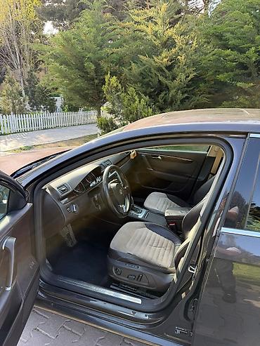 Volkswagen: Volkswagen Passat: 2 l | 2012 il Sedan — 8