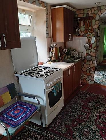 Продажа коттеджей и домов: 🏡 Срочно продаётся дом в районе Аламединского рынка, Бишкек ✨ 4комнат — 17