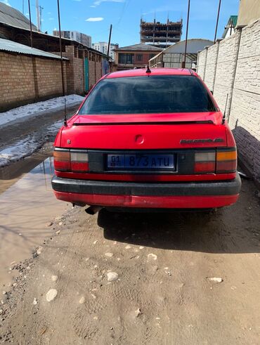 Volkswagen: Volkswagen Passat: 1988 г., 1.8 л, Механика, Бензин, Седан