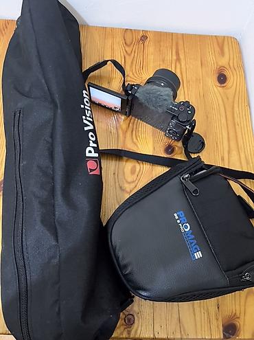 Фотоаппараты: Продам камеру Sony ZV E 10 цена: 45 000c вместе штативом (цена — 8