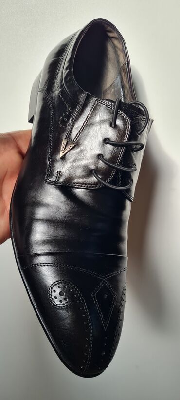 kisi uecuen puxoviklr: Обувь Турецкого Брэнда Roberto Kawalli 
Размер 42