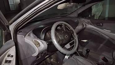 honda accent: Серебристый хэтчбек компакт‑класса. Основные характеристики: - Кузов — 5