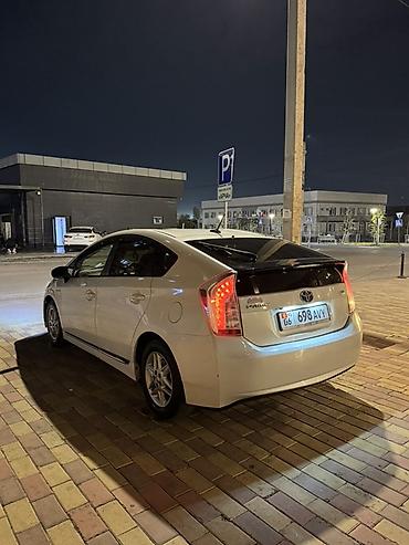 stop: Toyota Prius: 2015 г., 1.8 л, Автомат, Гибрид, Лифтбек — 7