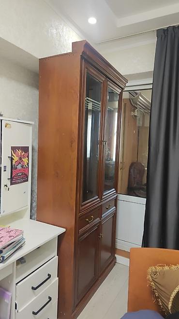 study table: Продается мебель: стол ученический, шкаф книжный, диван — 5