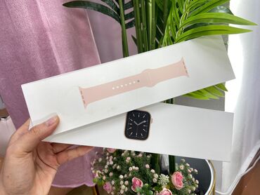 apple watch 9 цена в бишкеке: Продаю Apple Watch 6SE 44 mm Я не ношу . Коробка ремешки зарядка в